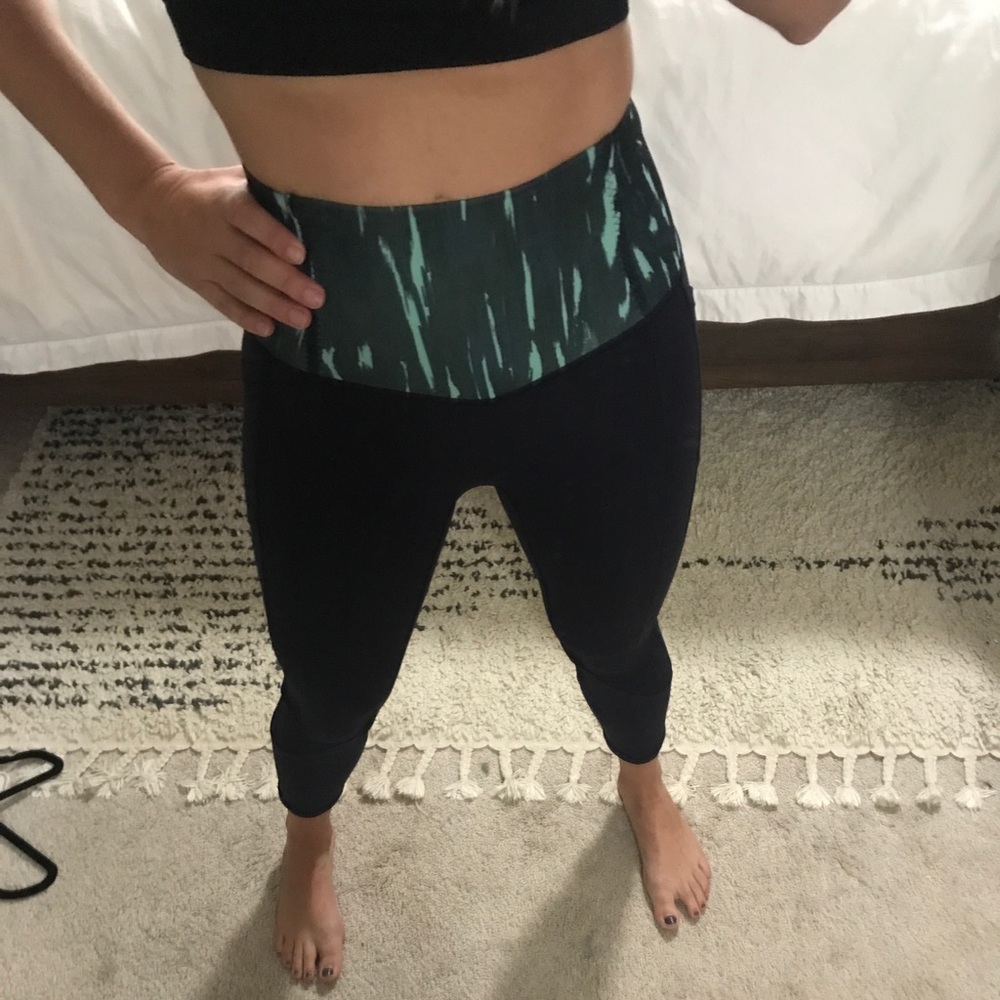 Lululemon pants - Picture 3 of 4